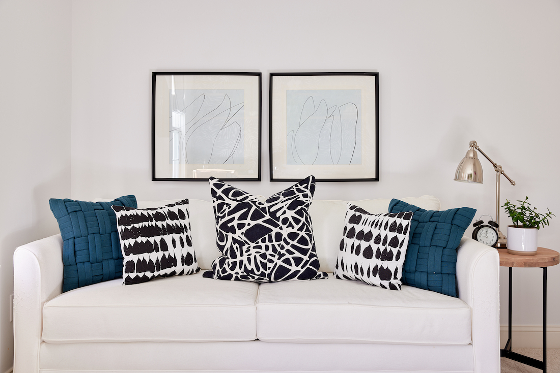 living-room-design-accent-pillows-rebecca-staub-staging-and-design