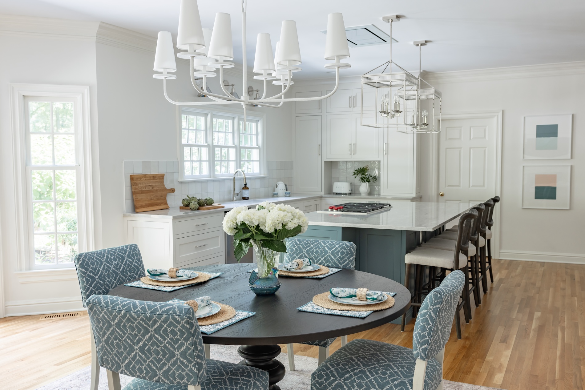 rebecca-staub-staging-and-design-kitchen-dining-table